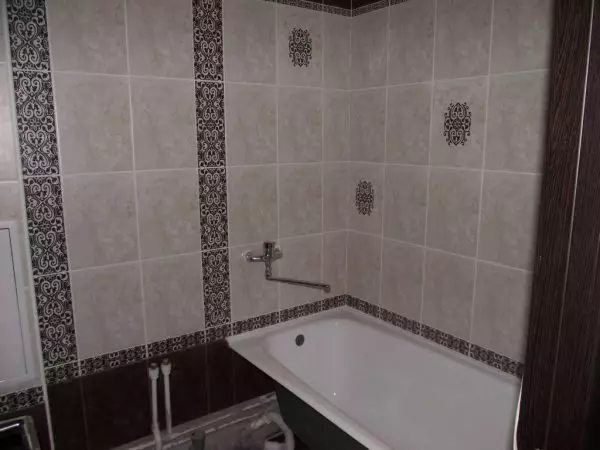 Comment choisir les tuiles de décoration appropriées dans la salle de bain et la séparer?