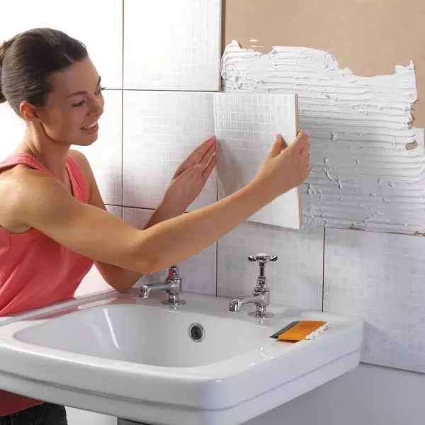 Comment calculer le nombre de carreaux doivent être sur la salle de bain?
