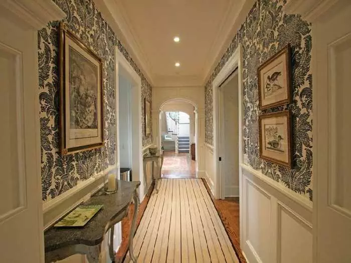 Wallpapers στο διάδρομο στο διαμέρισμα Φωτογραφία 2019: Για το διάδρομο, το σχεδιασμό, τις σύγχρονες ιδέες των εσωτερικών χώρων, μοντέρνα, τι να πάτε, επιλογές, υγρό σε μικρό, βίντεο