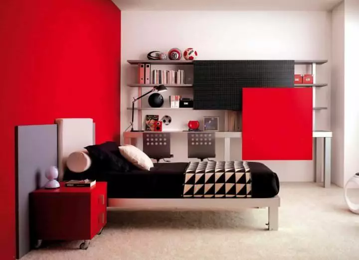 Rdeča ozadja v notranjosti: fotografija, črna za stene, katere zavese so primerne, bela mamuta, ozadje, barve, maka z zlatom, pod opeko, za kuhinjo, video
