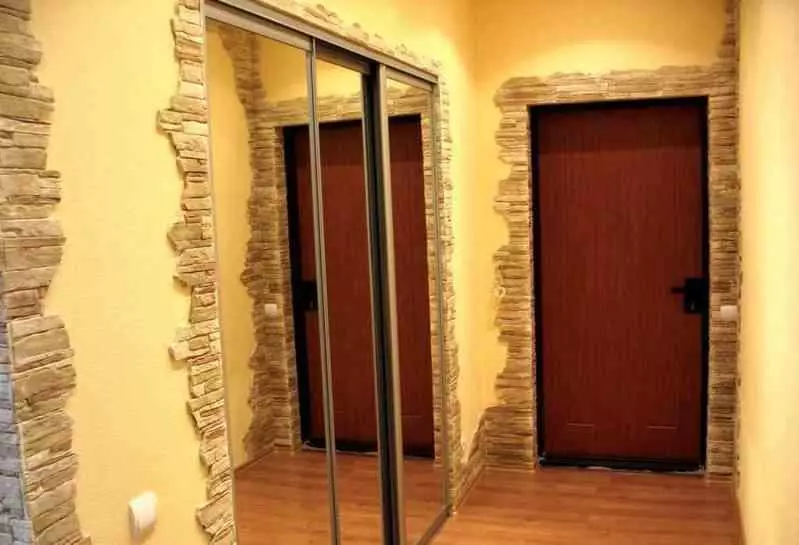 Довършителен коридор с декоративен камък и тапет Снимка: Тапет за камък, тухли, видео