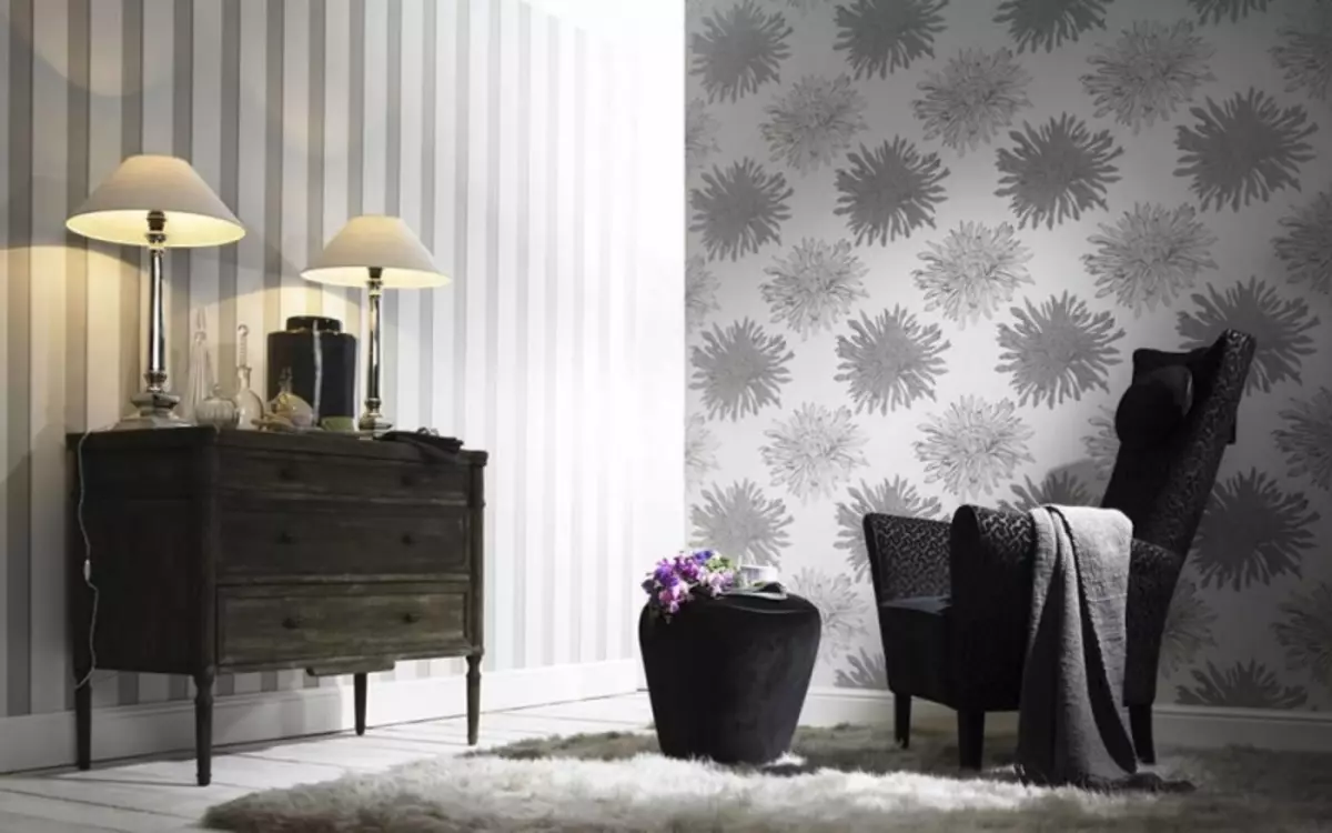 Grey Wallpapers: Foto im Inneren, welche Farbe für Wände mit Blumen, Lichtlaminat, weißem Hintergrund, blauer Möbel, Kombination, Sofa, Video geeignet