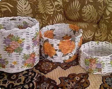 Basket for linen from newspaper tubes