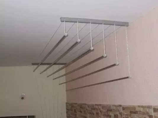 Plafond wasdrogers in de badkamer