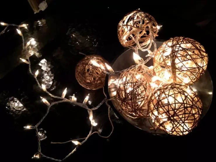 Thread chandelier: Simple instruction with master class and photo