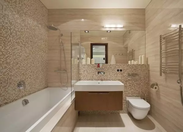 Интериор на банята, комбиниран с тоалетна