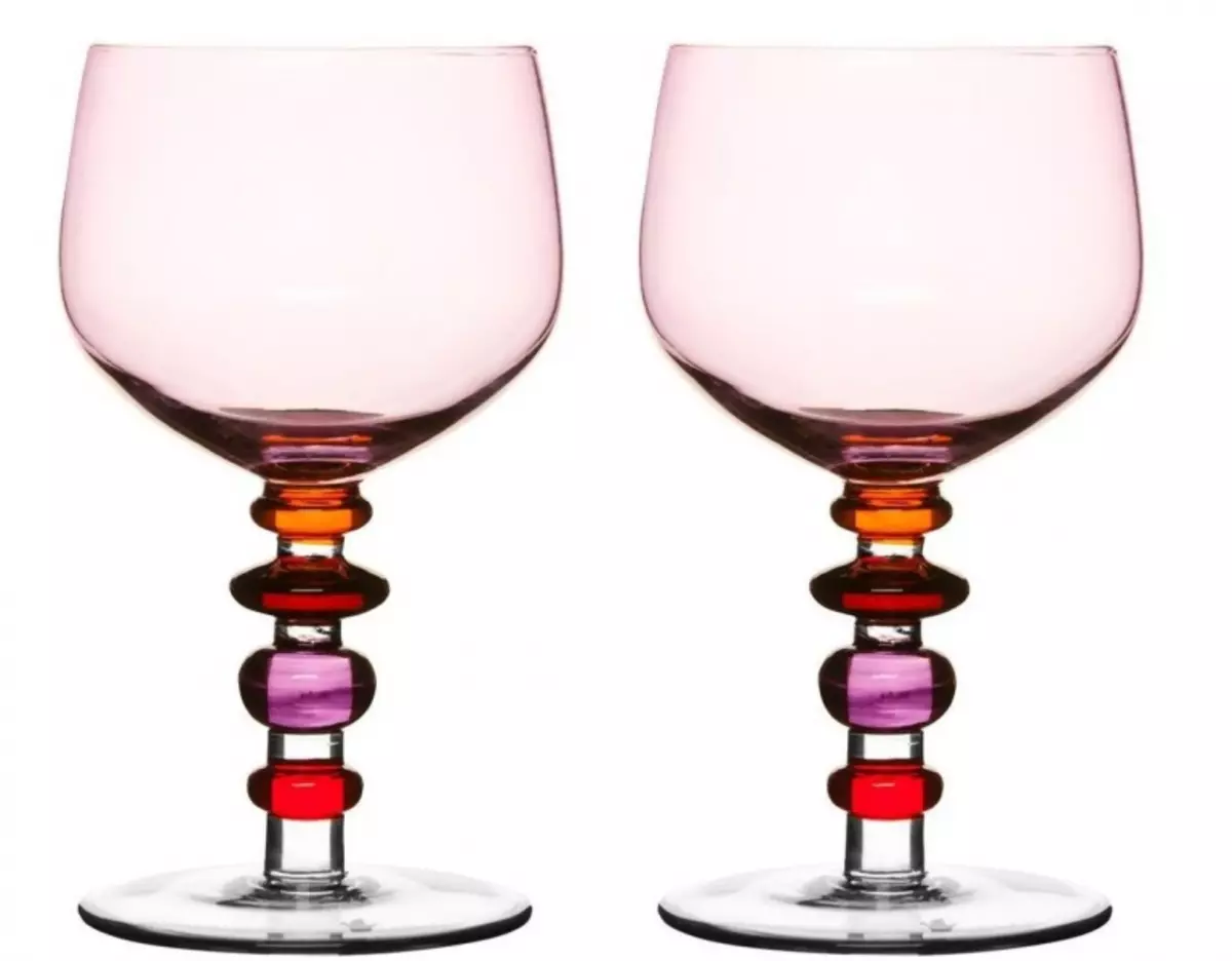赤と白のワインのメガネの違いは何ですか？