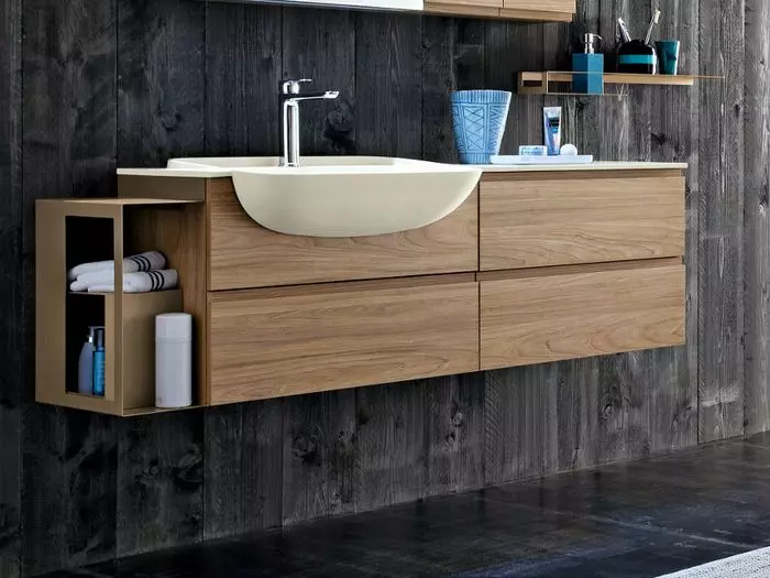 Banyo lavabo ile askıya alınmış dolaplar