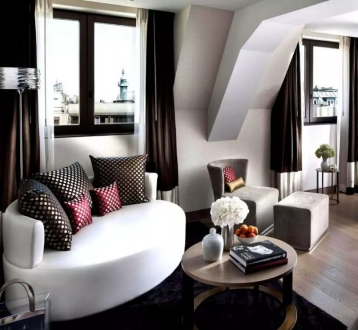 Čokoládový obývací pokoj - Fotografie neobvyklé kombinace v interiéru obývacího pokoje