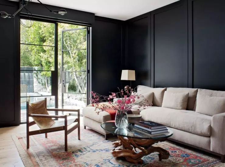 Dhomë e gjallë e zezë - 115 foto e ideve më të mira në brendësi të dhomës së ndenjes së pikut monokrome