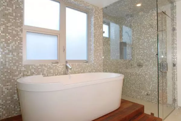 Design de baie cu mozaic - discutați de pluses și contra