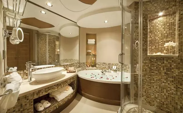 Kylpyhuoneen muotoilu mosaiikki - keskustele plusista ja haitoista