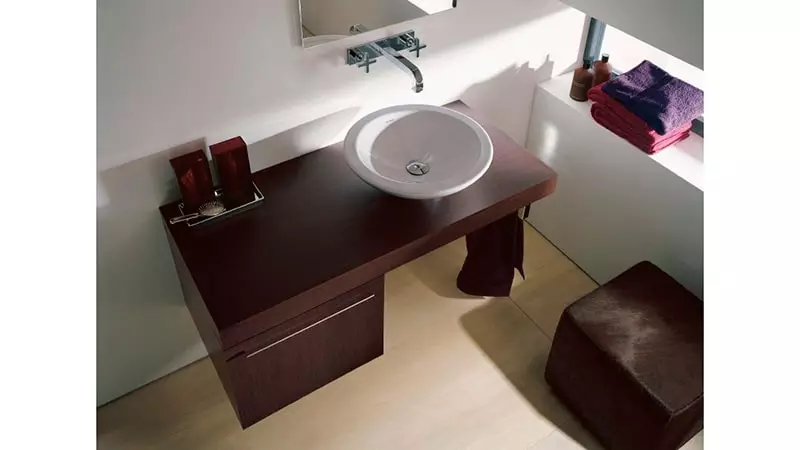 Kabinet i badeværelset med bordplade: Vælg korrekt