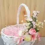 What flowers are suitable for home decoration for Easter?