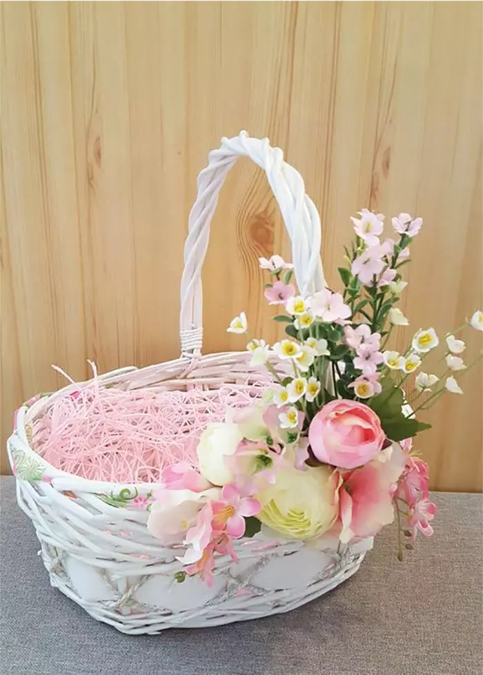 Apa bunga yang sesuai untuk hiasan rumah untuk Paskah?