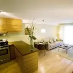 Design af køkkenet i stuen på 15 kvm og den korrekte placering af møbler [foto og video]