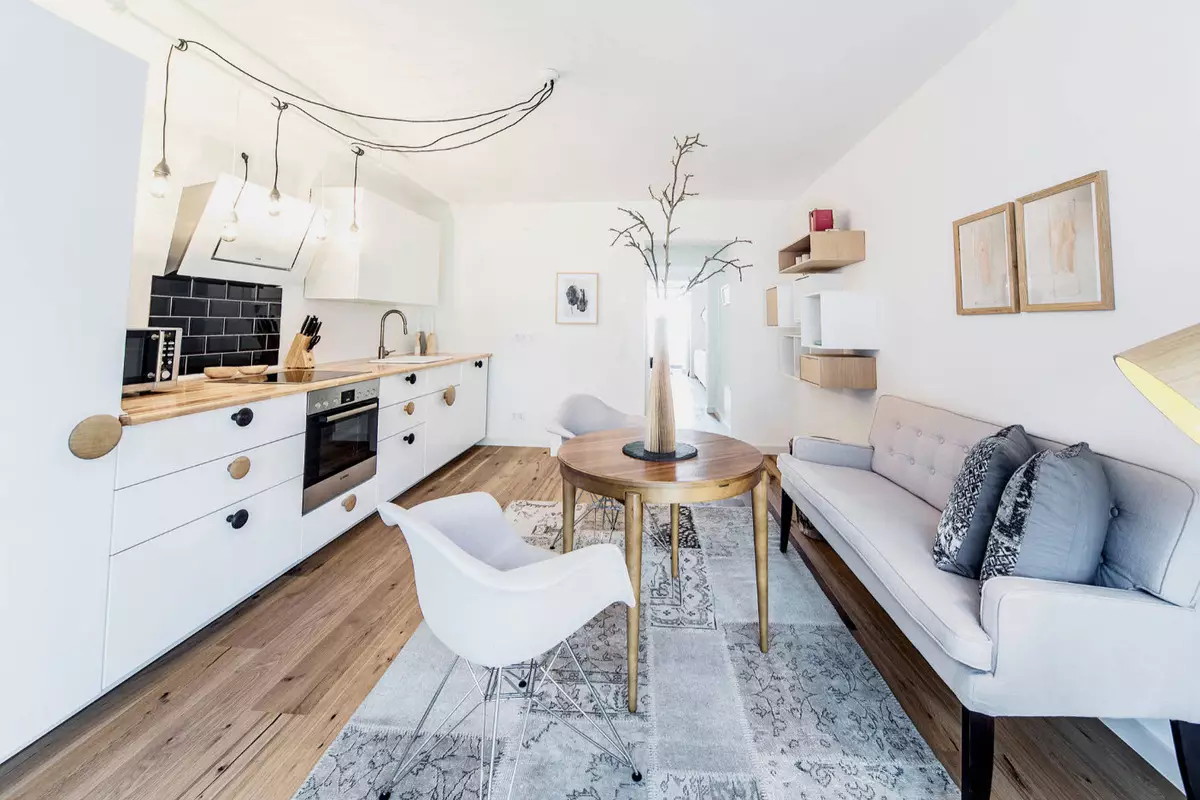 Ontwerp van de keuken van de woonkamer van 15 m² en de juiste plaatsing van meubels [foto en video]