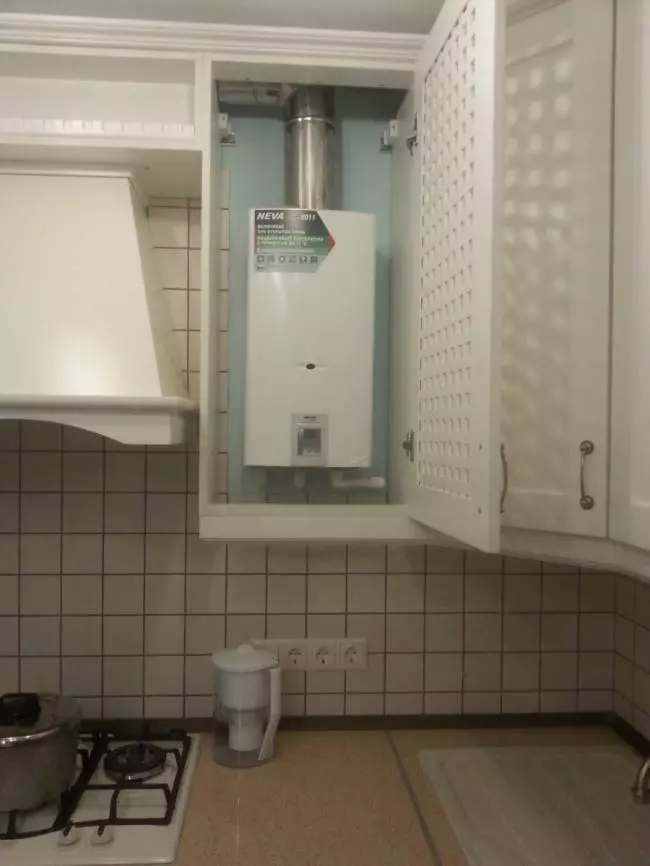Como ocultar a columna de gas na cociña?