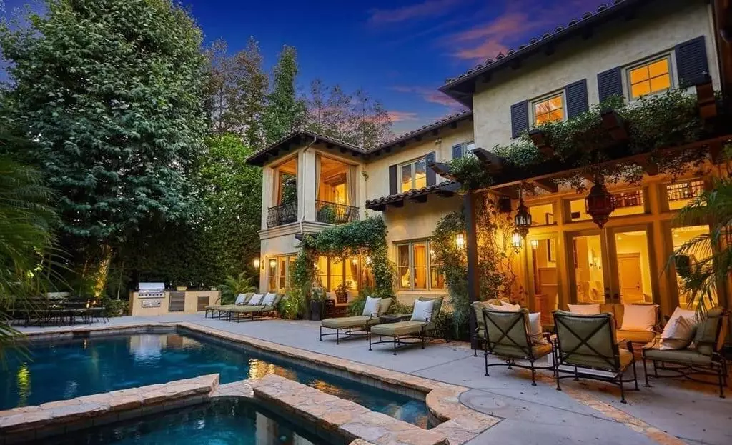 House Britney Spears สำหรับ 95 ล้าน: Hollywood Deva หรูหรา