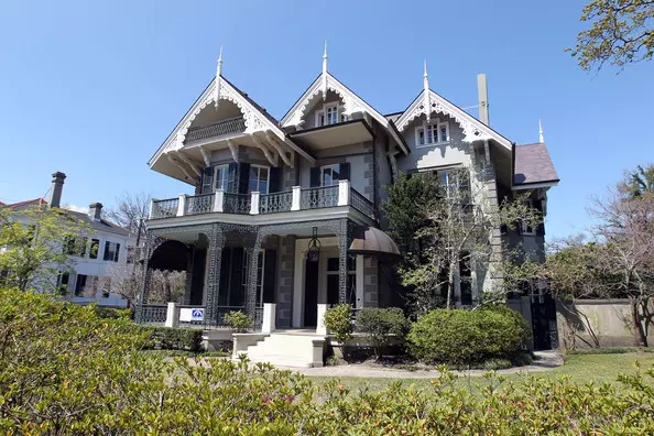 [Panloob at panlabas na pangkalahatang-ideya] House Sandra Bullock sa Victorian Style (New Orleans)