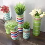 Vas yang bergaya dengan tangan mereka sendiri: cara mudah untuk dikemas kini di rumah