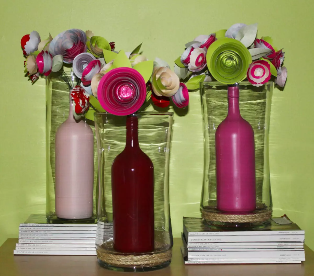 Stilvolle Vasen mit ihren eigenen Händen: einfache Möglichkeiten, zu Hause zu aktualisieren