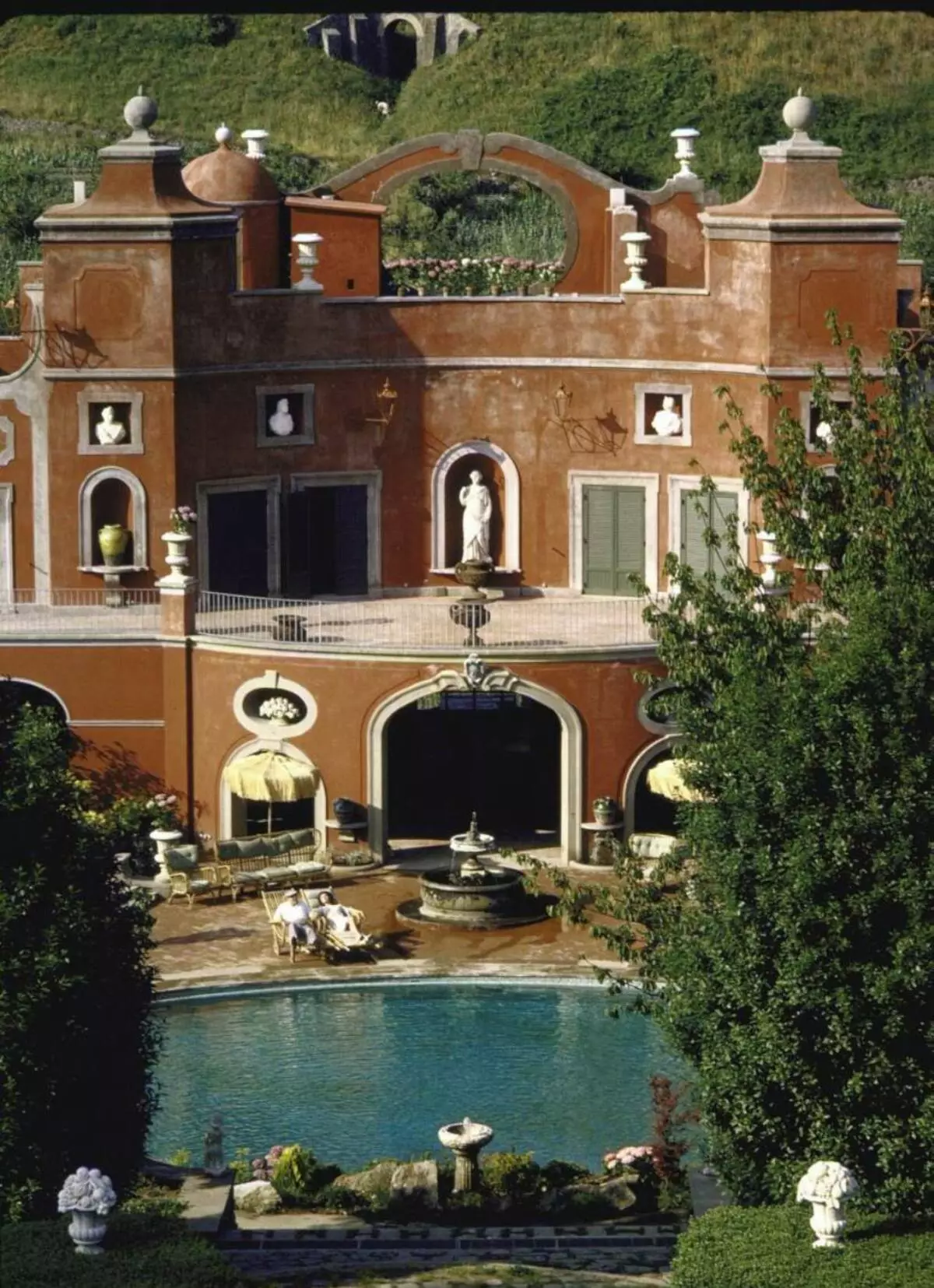 Villa Sophie Lauren in Rom Interior Establishment Review