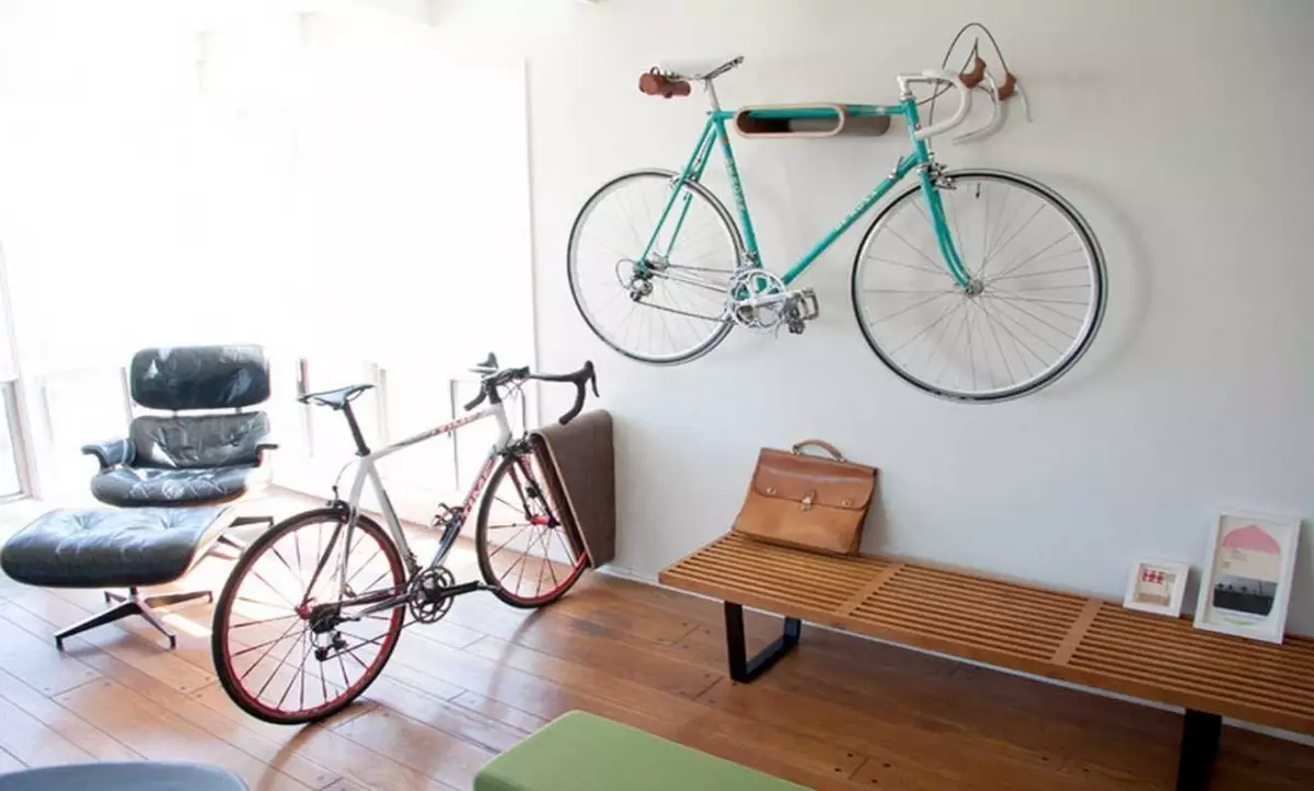Polkupyörä talon sisätilassa: Miten alun perin piirtää suunnittelua