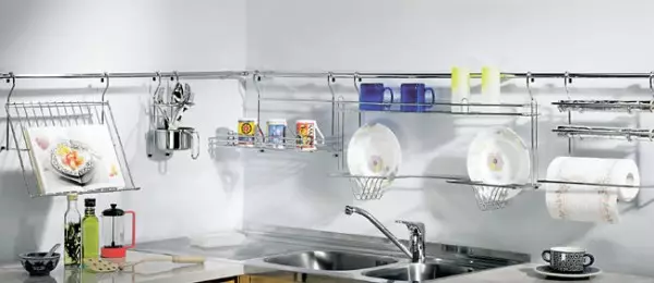 Wie kann man das Gasrohr in der Küche ungewöhnlich verbergen?