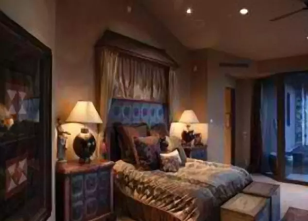 4 ložnice a 6 lázní: Stephenův dům Sigala za 3,5 milionu dolarů