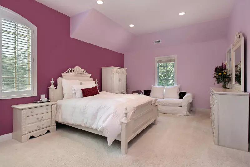 Wie Farbe das Schlafzimmerinnenraum verderben kann