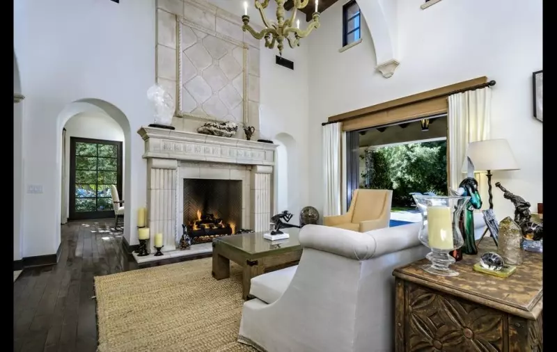 Σπίτι του Sylvester Stallone στην Καλιφόρνια: Εσωτερικό 483 τετραγωνικών μέτρων. m (φωτογραφία)