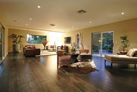 Nije thús Miley Cyrus: Interior Review [622 Sq. M. M, 5 sliepkeamers, 6 badkeamers]