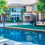 Namas Charlie padanga Los Andžele už 10 milijonų JAV dolerių [Interjero apžvalga]