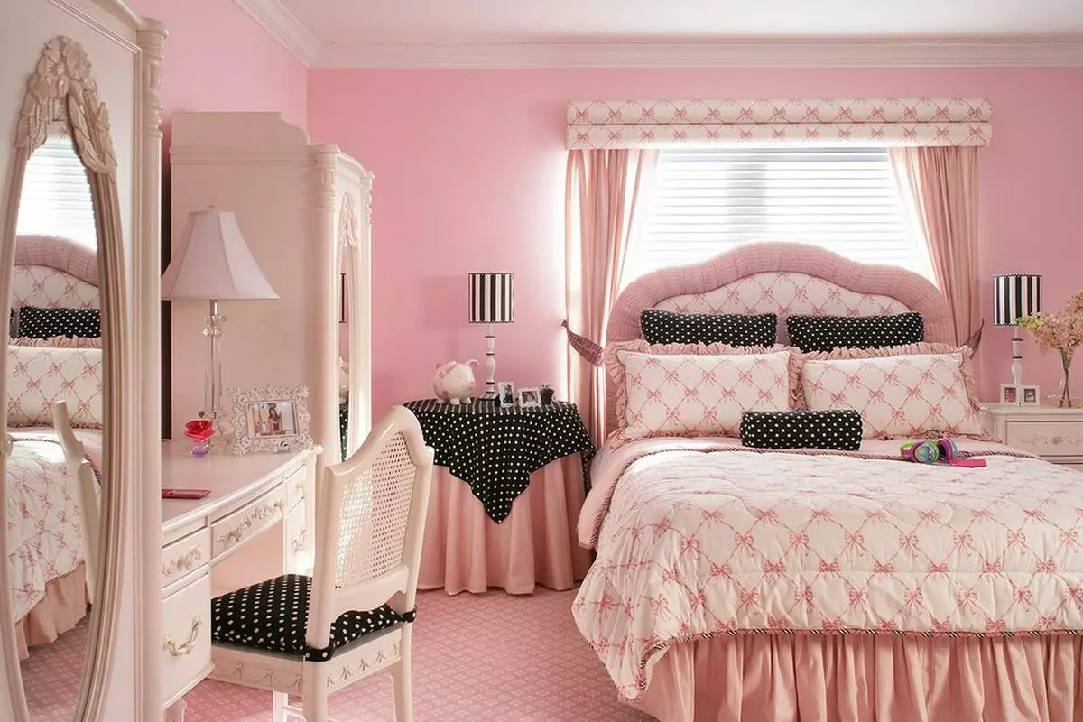 Giống như búp bê Barbie: Phòng ngủ dành cho người lớn với động cơ trẻ con