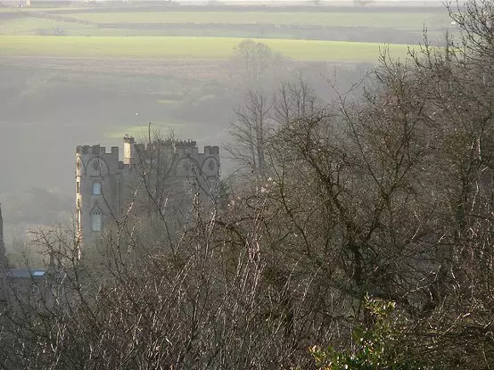 Nicholas Cage Schlass: Idealesch Castle Design