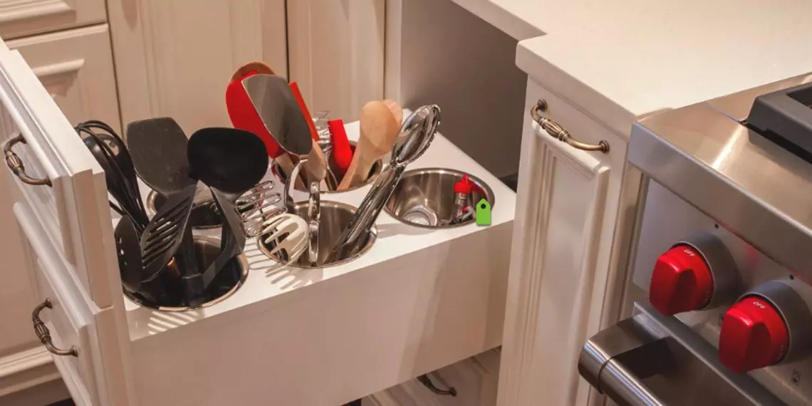 Kami membersihkan dapur yang tidak perlu: cara membebaskan ruang dalam dua akun