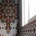 Frumusețea mii de pietre: utilizați mozaic în interior