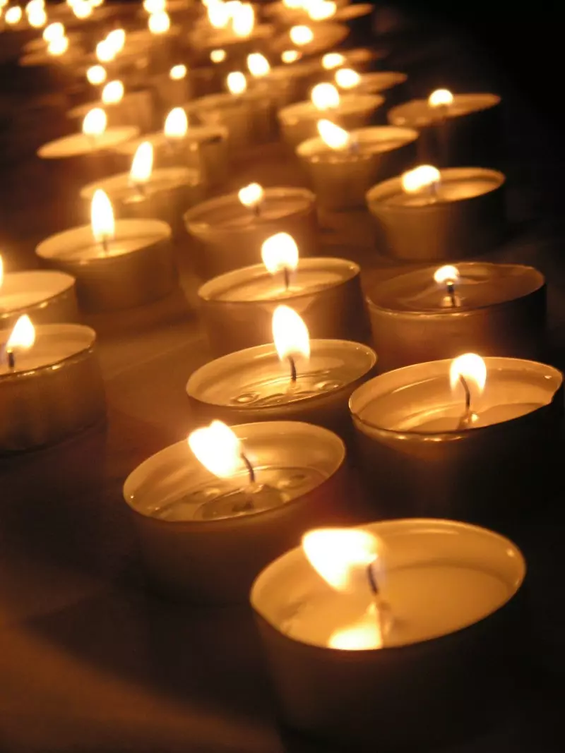 Bright romantike: 5 përdorimi spektakolar i qirinjve