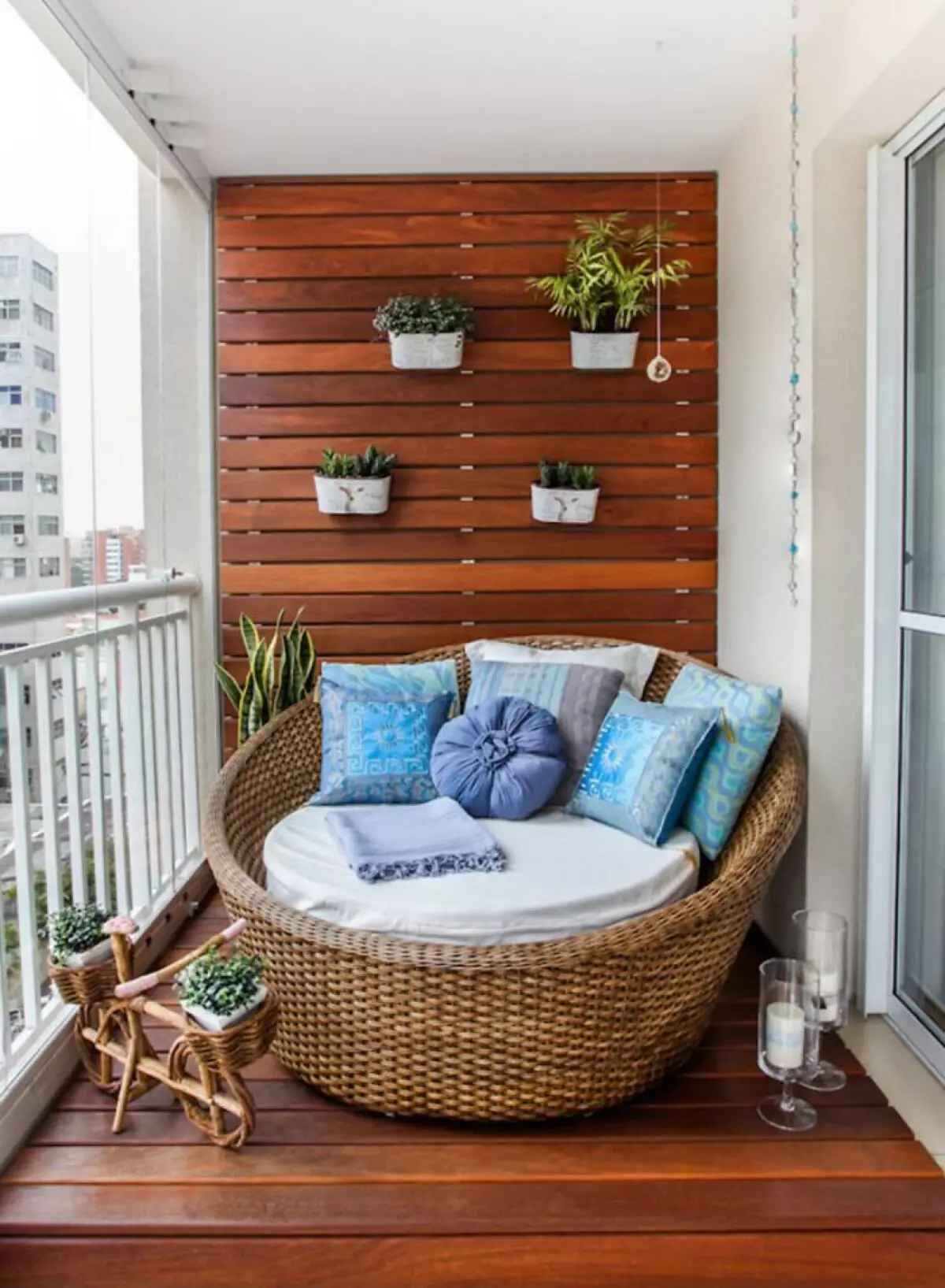 Balcony arrangement: 5 non-standard ideas