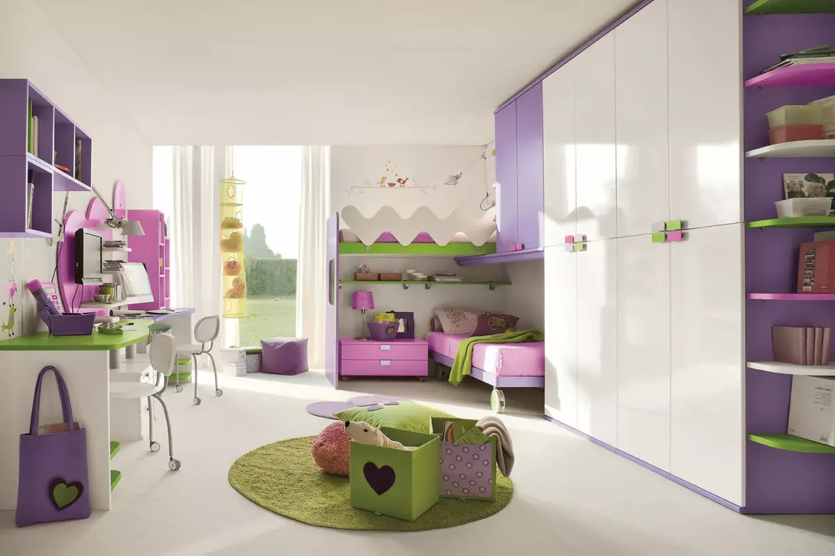 Mooi en praktisch interieur van de kinderkamer