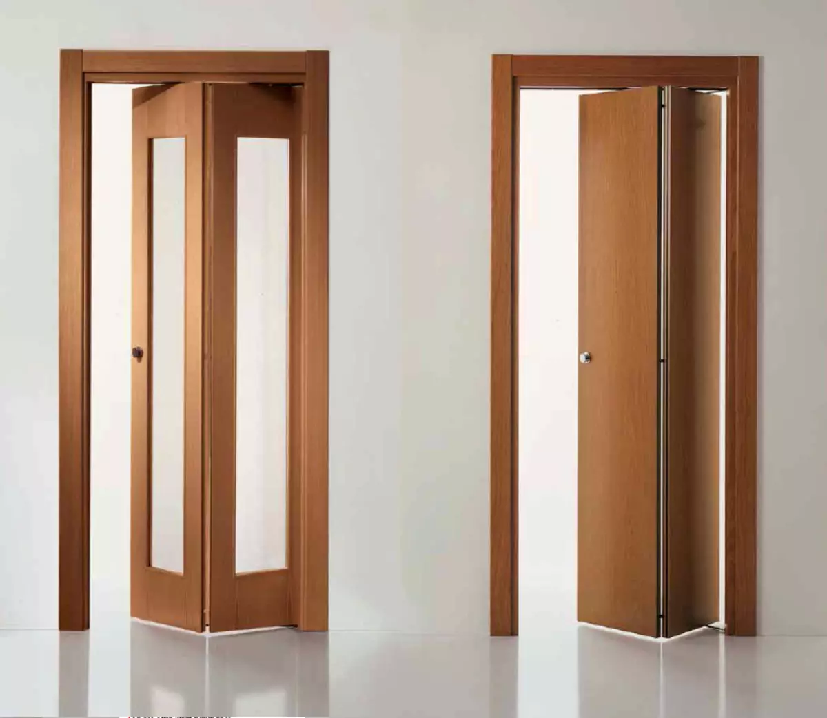 Folding interior door ng kahoy