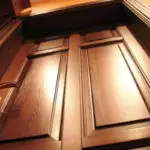 Tree entrance doors: basic views, design features and advantages | +55 photos