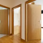 Puertas interiores con sistema de aislamiento acústico: ¿Cómo tomar la decisión correcta?