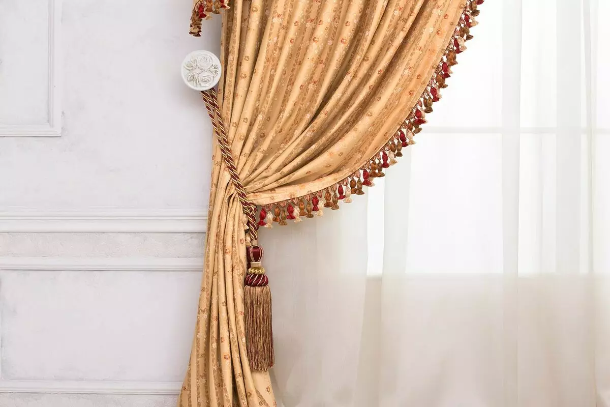 オリジナルのカーテンの装飾