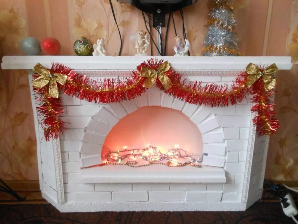 Santa Claus will be pleased: design fireplace in the living room