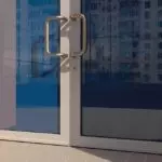 इनपुट एल्यूमीनियम दरवाजे और उनकी डिजाइन सुविधाओं के लाभ [बिक्री युक्तियाँ]