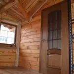 Que portas interiores son mellores para instalar nunha casa de madeira: consellos para escoller e etapas de instalación