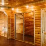 Welche Innentüren sind besser in einem Holzhaus zu installieren: Tipps zur Auswahl und Installationsstadien