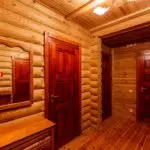 在一个木屋内安装的室内门更好：在选择和安装阶段的提示